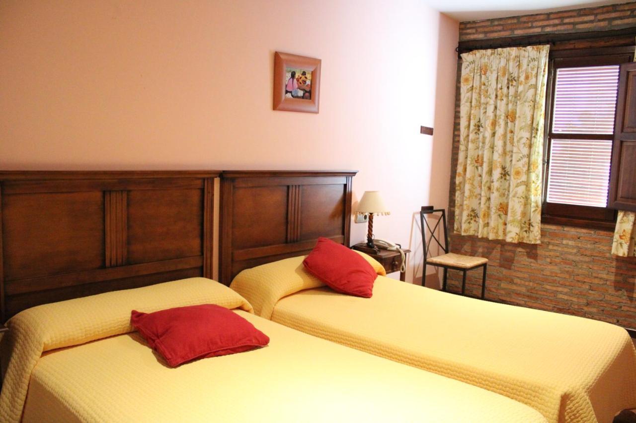 Hotel Rural Carlos I Garganta la Olla Exterior foto